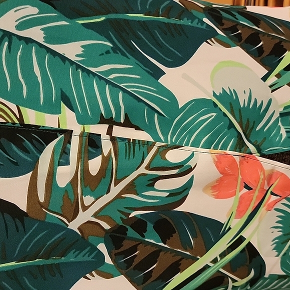 Express Tank Top - Picture 3 of 4